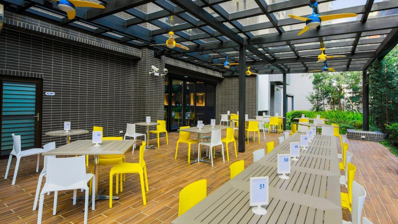 Holiday Inn Express Taichung Fengchia, an IHG Hotel Exterior foto