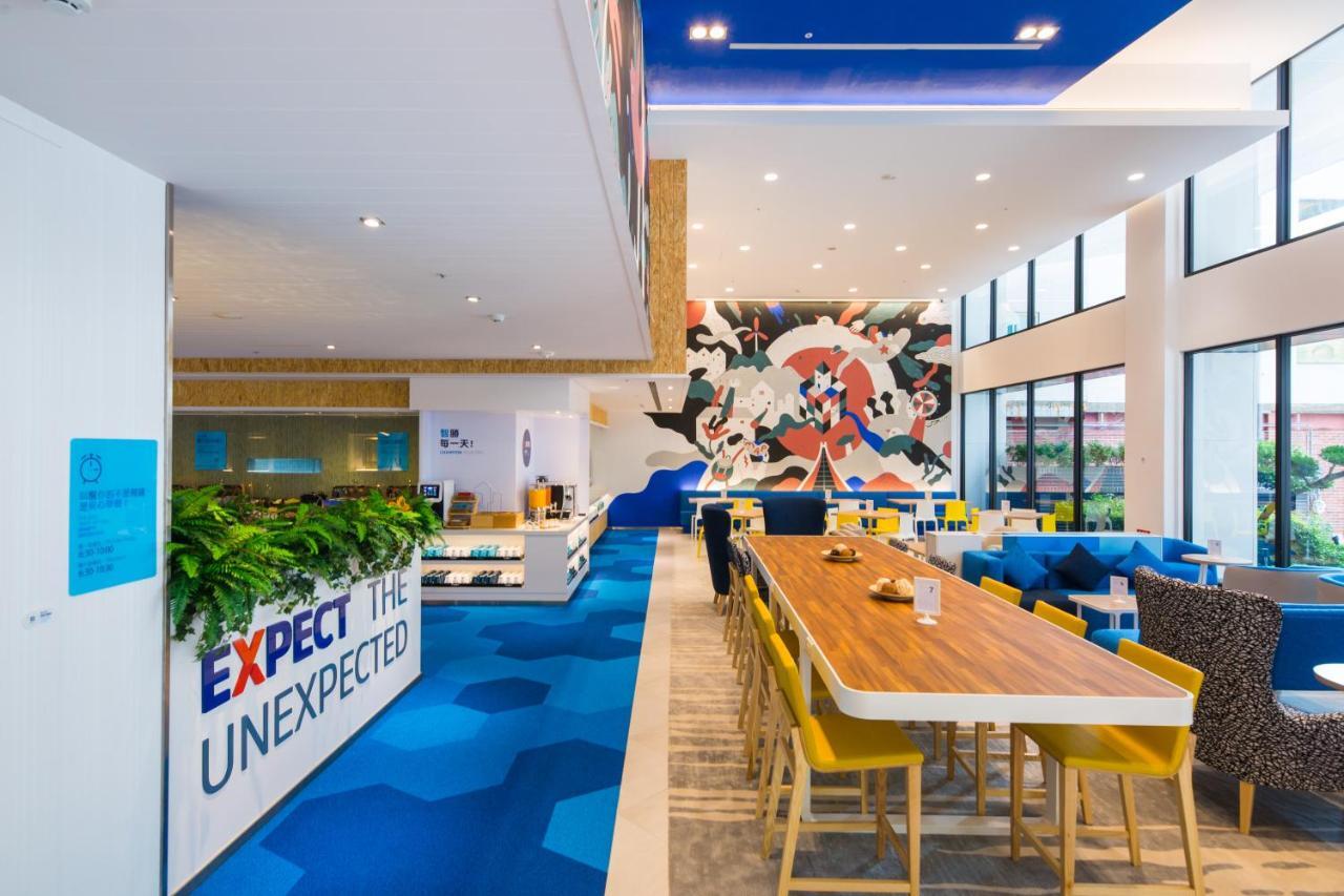 Holiday Inn Express Taichung Fengchia, an IHG Hotel Exterior foto