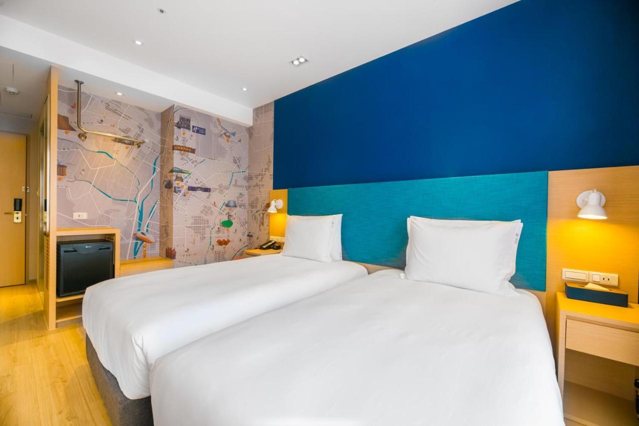 Holiday Inn Express Taichung Fengchia, an IHG Hotel Exterior foto