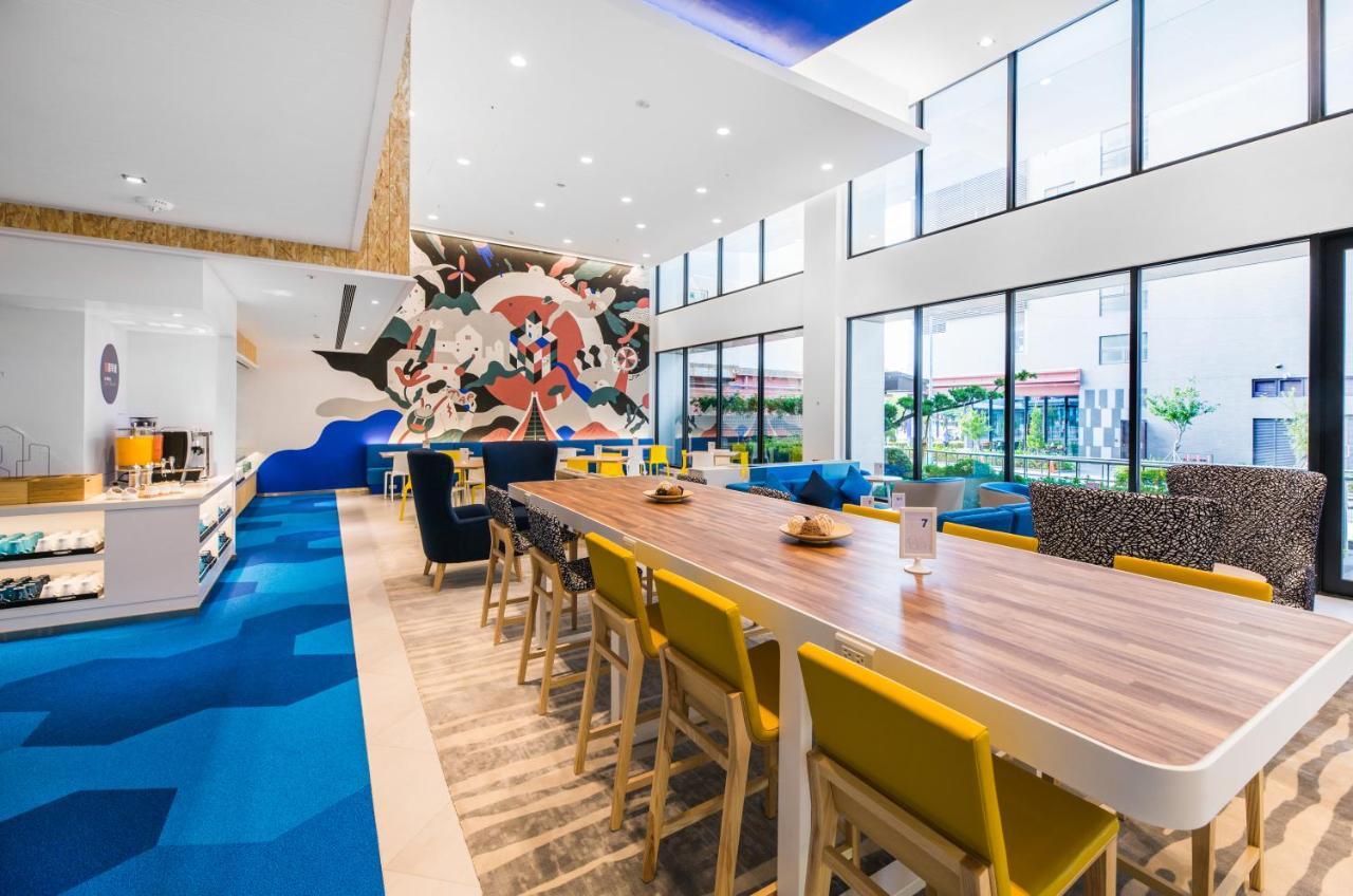 Holiday Inn Express Taichung Fengchia, an IHG Hotel Exterior foto